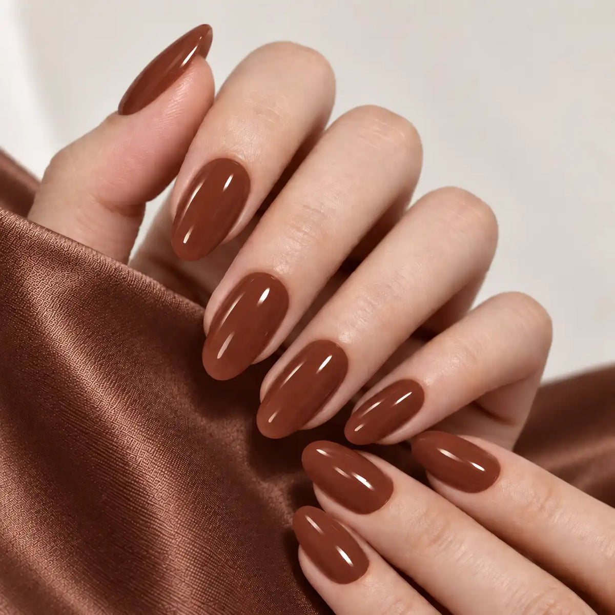 LUMORA™ Salon Nails, Anywhere.